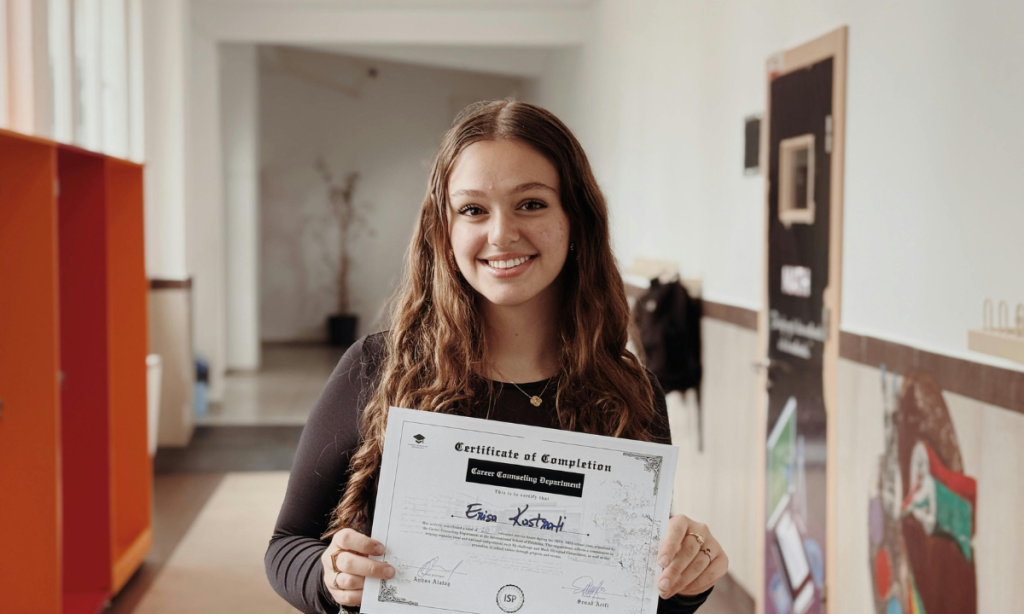 Obtenga un certificado y valide su aprendizaje fácilmente